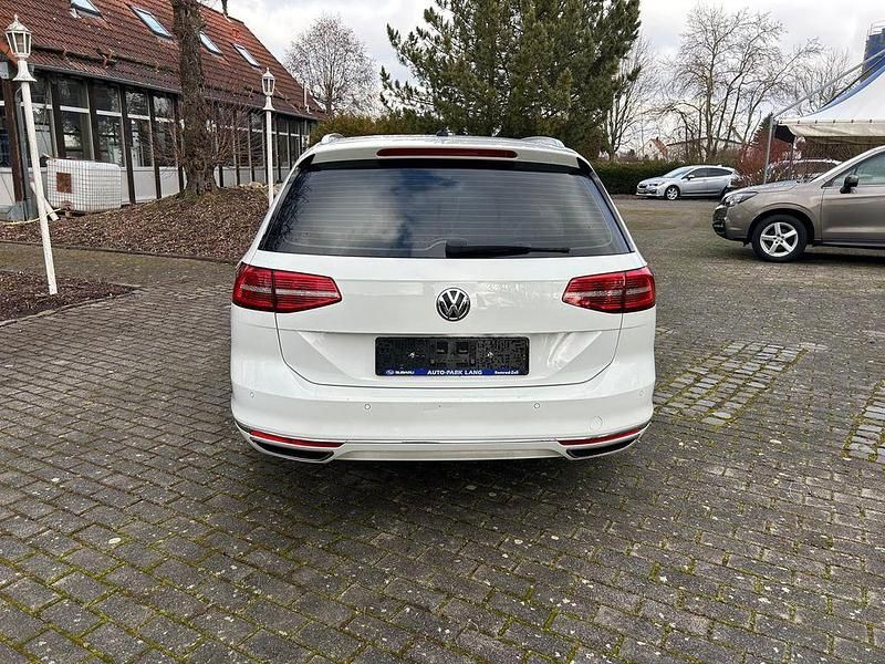 Gebraucht VW Passat Highline 190 PS (139 kW) 2018 Weiß Kombi
