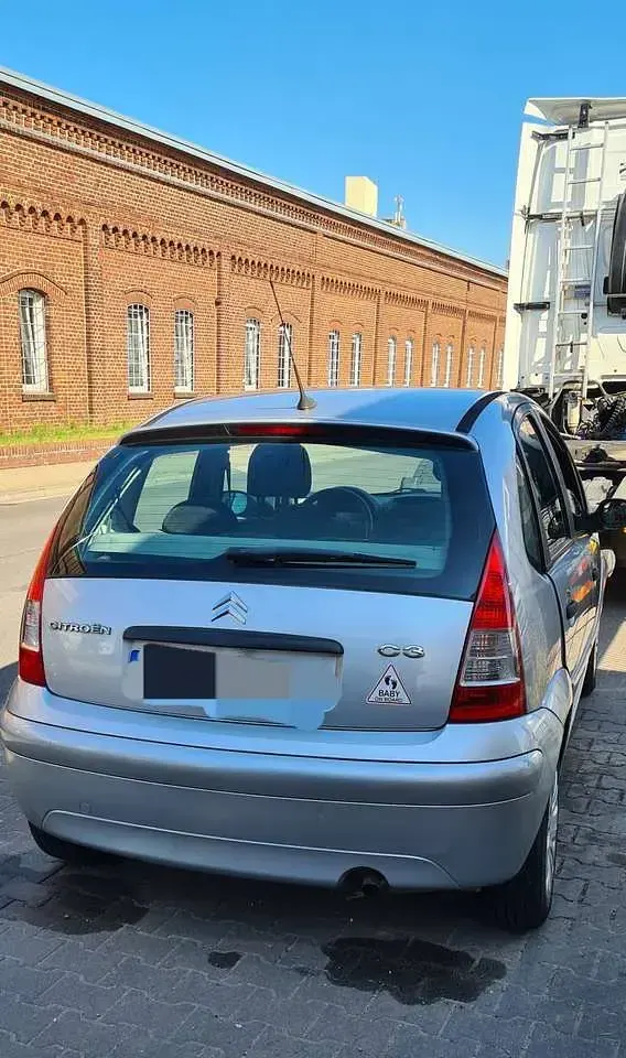 Gebraucht Citroën C3 Comfort 88 PS (64 kW) 2006 Silber Limousine