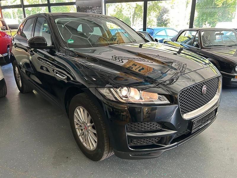 Schwarz Gebraucht 2017 Jaguar F-Pace Pure SUV | 21.700 € (Guter Preis) - Bild 1/4