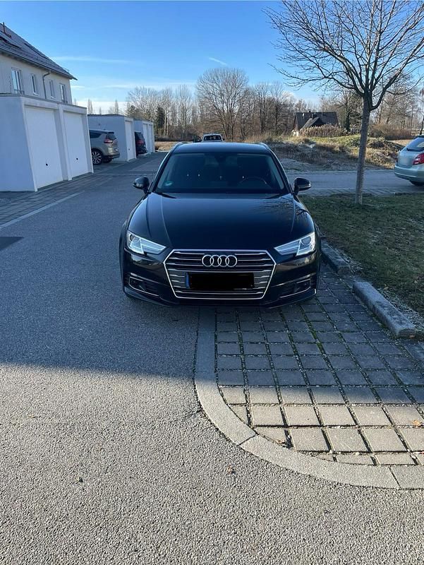 Gebraucht Audi A4 Comfort 150 PS (110 kW) 2016 Schwarz Kombi