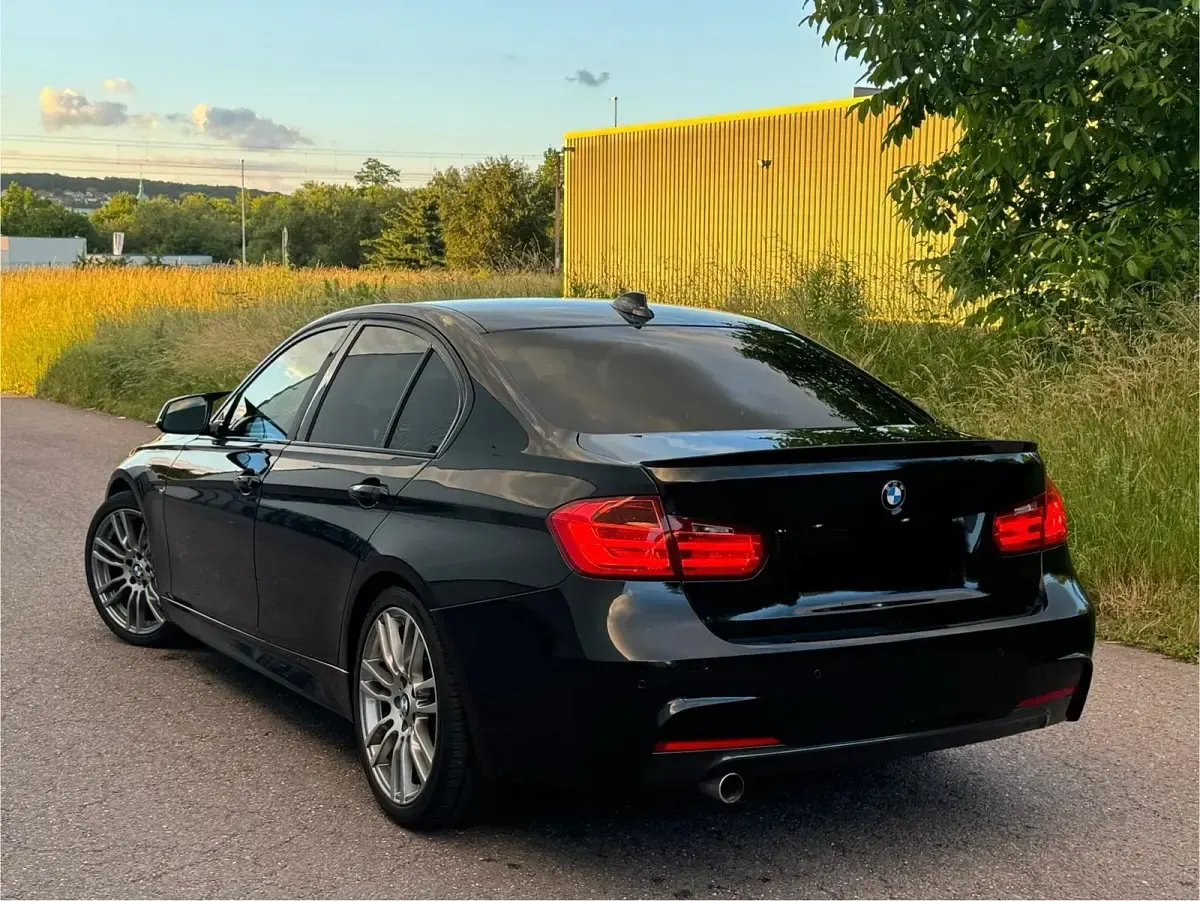 Gebraucht BMW 320 M Sport 184 PS (135 kW) 2013 Schwarz Limousine
