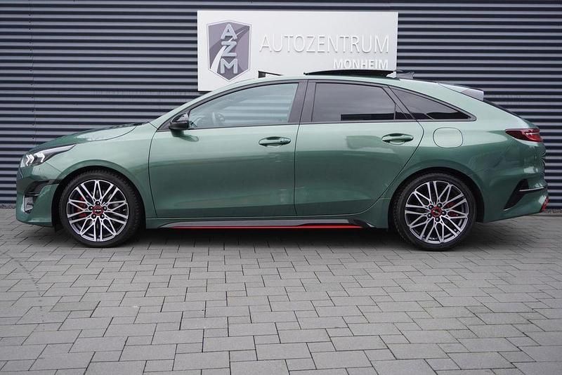 Gebraucht Kia ProCeed GT GT 204 PS (150 kW) 2023 Experience green metallic Kleinwagen
