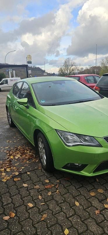 Grün Gebraucht 2014 Seat Leon Limousine | 7.499 € (Fairer Preis) - Bild 1/4