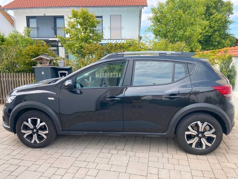 Schwarz Gebraucht 2021 Dacia Sandero Comfort Kleinwagen | 17.000 € (Fairer Preis) - Bild 1/4