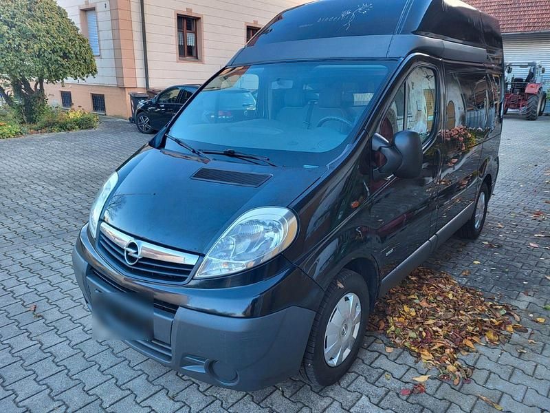 Gebraucht Opel Vivaro 114 PS (83 kW) 2012 Schwarz Van / Kleinbus