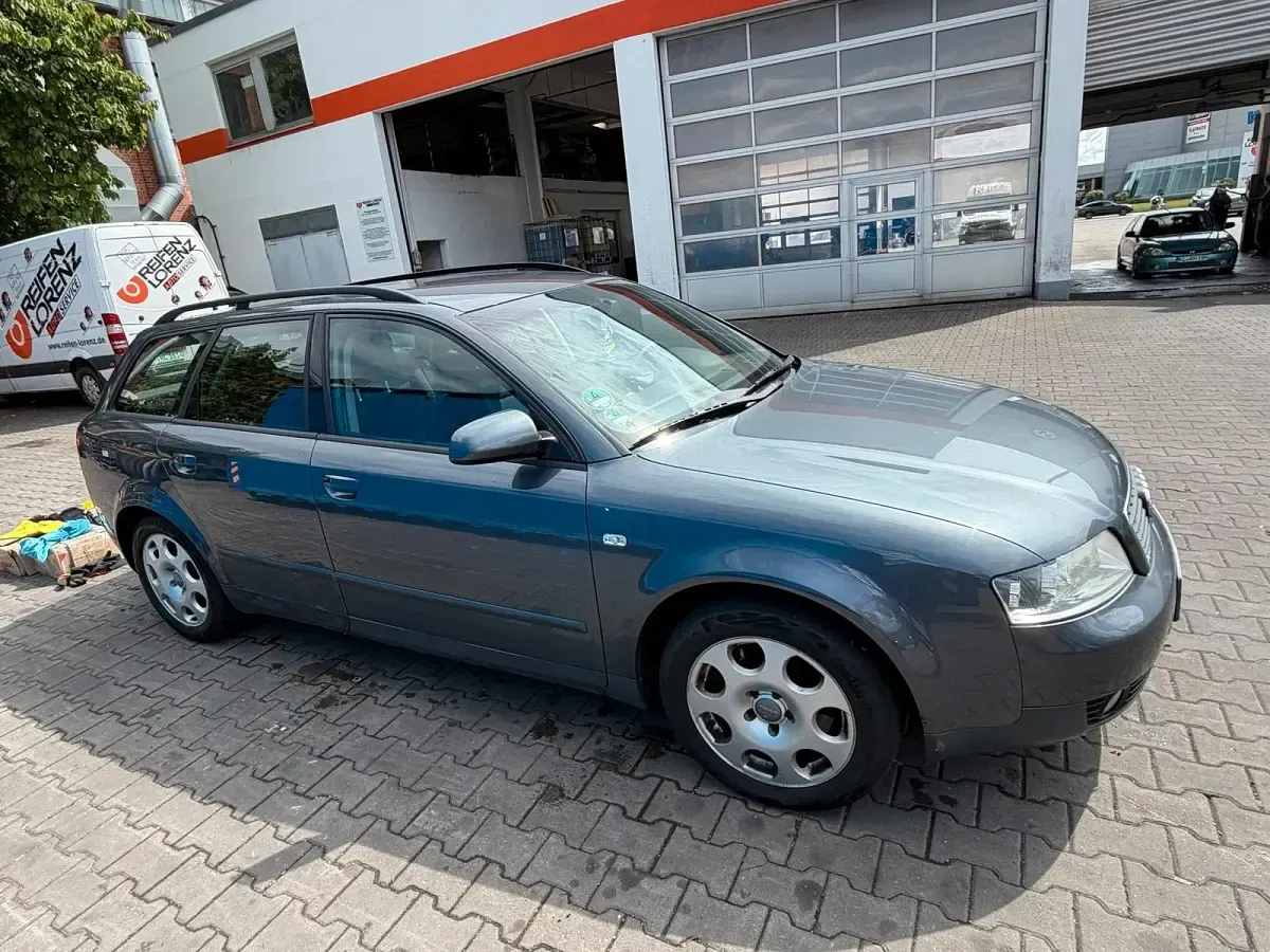 Gebraucht Audi A4 163 PS (119 kW) 2002 Grau Limousine