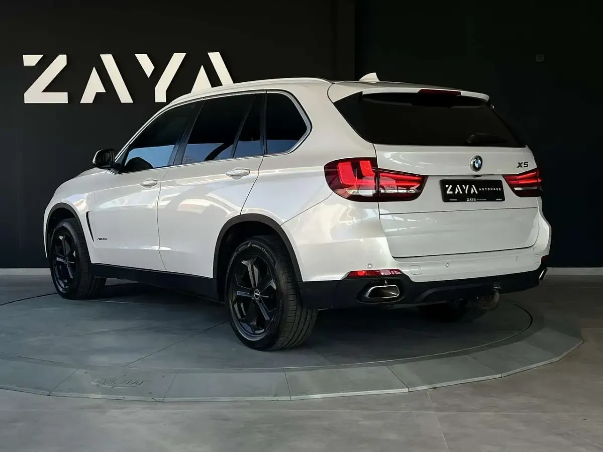 Gebraucht BMW X5 Sport Line 258 PS (189 kW) 2019 Mineralweiß SUV