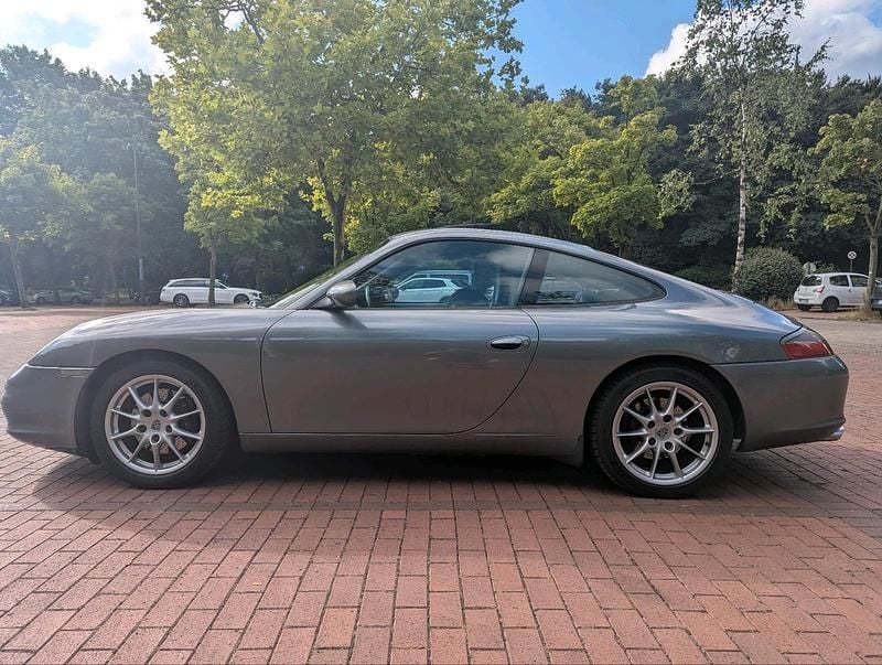 Grau Gebraucht 2002 Porsche 996 Coupé | 26.600 € (Guter Preis) - Bild 1/4