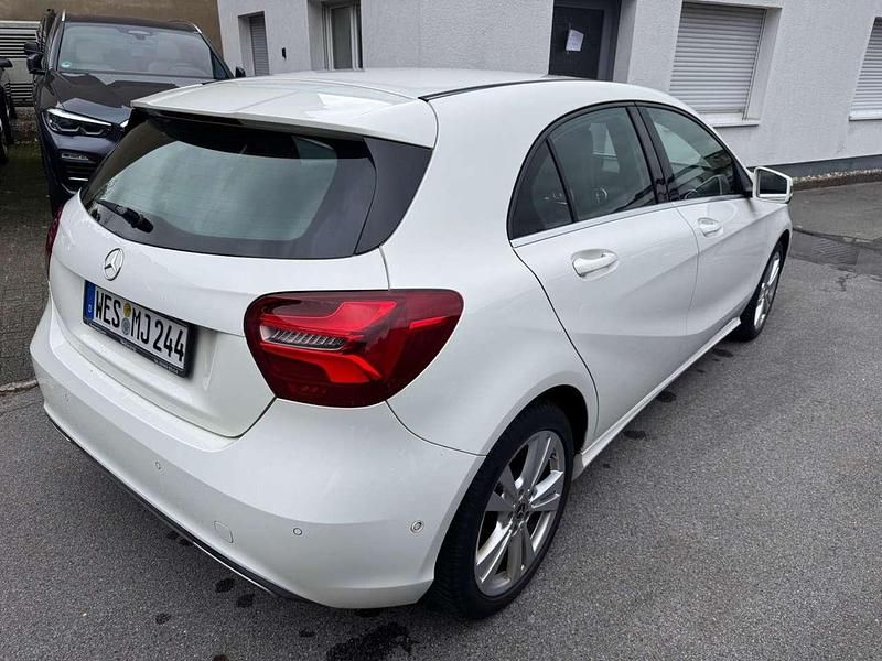 Gebraucht Mercedes A180 122 PS (89 kW) 2017 Weiß Kleinwagen