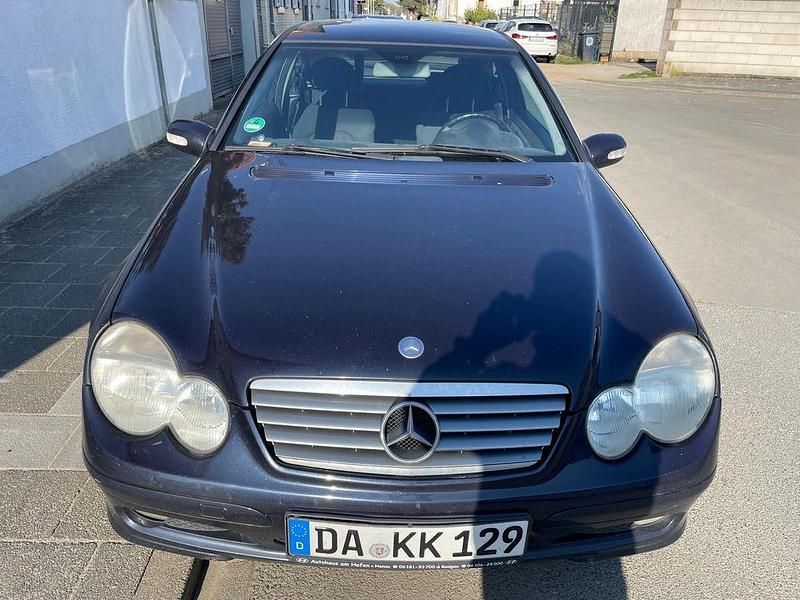 Gebraucht Mercedes C180 143 PS (105 kW) 2003 Blau Coupé