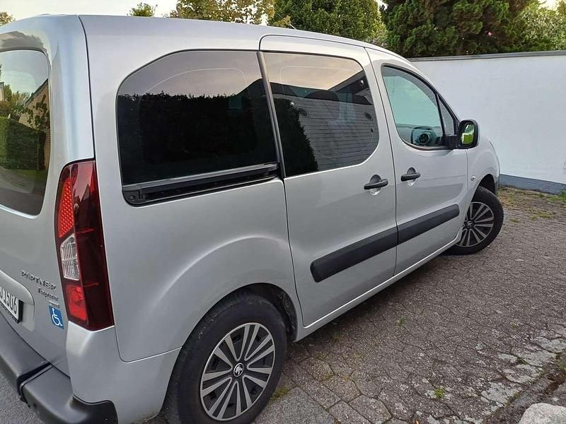Gebraucht Peugeot TePee 92 PS (67 kW) 2014 Kombi