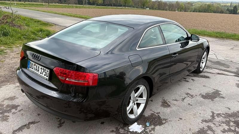 Second-hand Audi A5 180 CP (132 kW) 2011 Negru Coupe