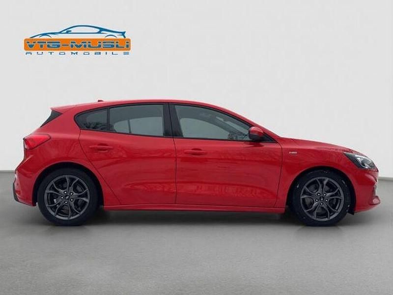 Gebraucht Ford Focus ST-Line 150 PS (110 kW) 2019 Rot Limousine