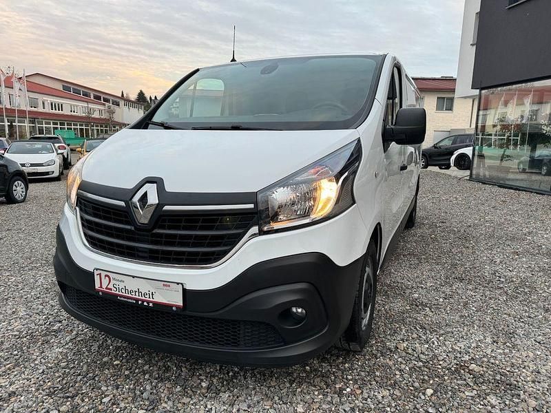 Gebraucht Renault Trafic Komfort 145 PS (106 kW) 2021 Weiß Van / Kleinbus