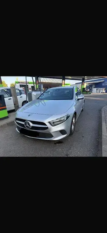 Gebraucht Mercedes A180 116 PS (85 kW) 2018 Silber Limousine