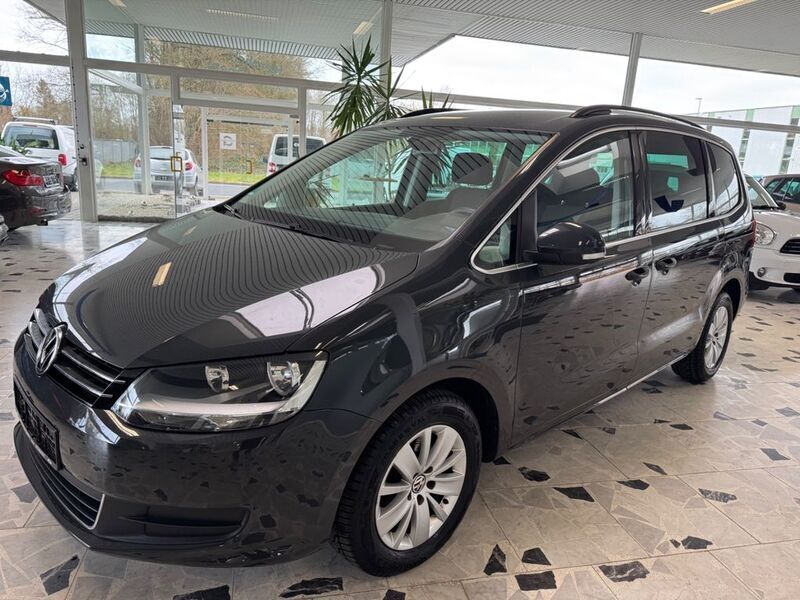 Grau Gebraucht 2012 VW Sharan Van / Kleinbus | 11.950 € (Etwas zu teuer) - Bild 1/4