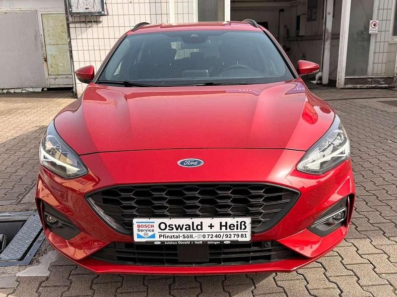 Gebraucht Ford Focus ST-Line X 182 PS (133 kW) 2021 Ruby rot metallic Kombi