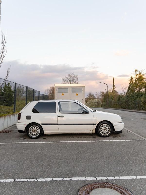 Gebraucht VW Golf III 60 PS (44 kW) 1996 Weiß Kleinwagen