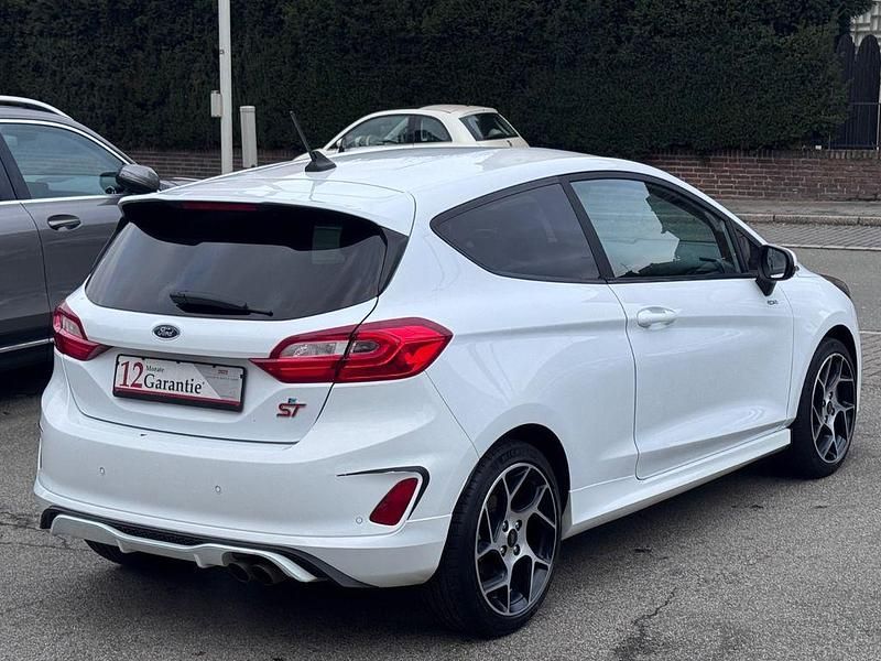 Gebraucht Ford Fiesta ST 200 PS (147 kW) 2021 Weiß Kleinwagen