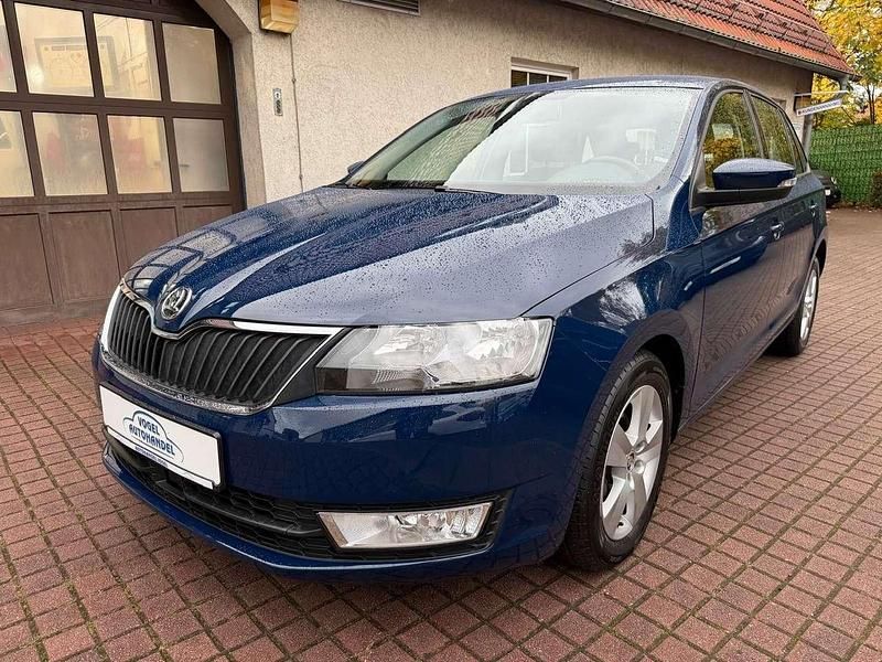 Blau Gebraucht 2016 Skoda Rapid Kombi | 12.700 € (Fairer Preis) - Bild 1/4