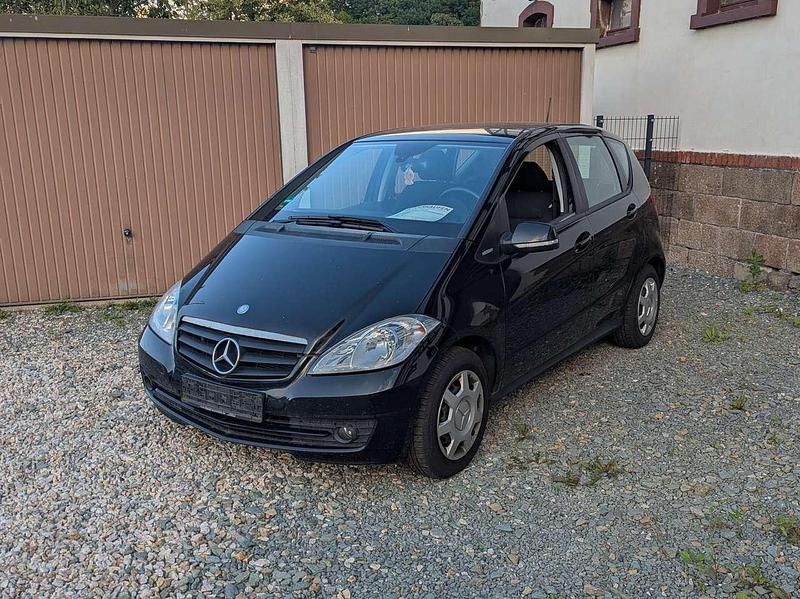 Gebraucht Mercedes A160 95 PS (69 kW) 2011 Schwarz Limousine