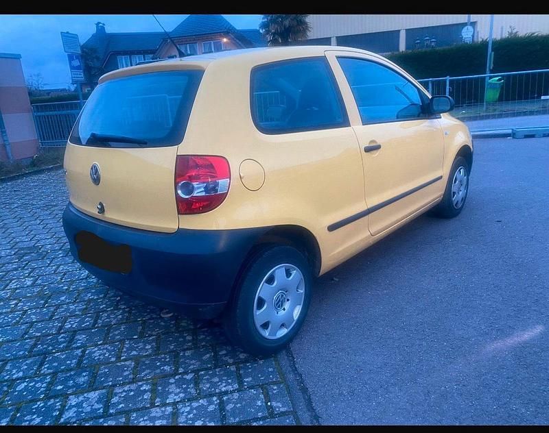 Gelb Gebraucht 2009 VW Fox Kleinwagen | 1.500 € (Guter Preis) - Bild 1/4