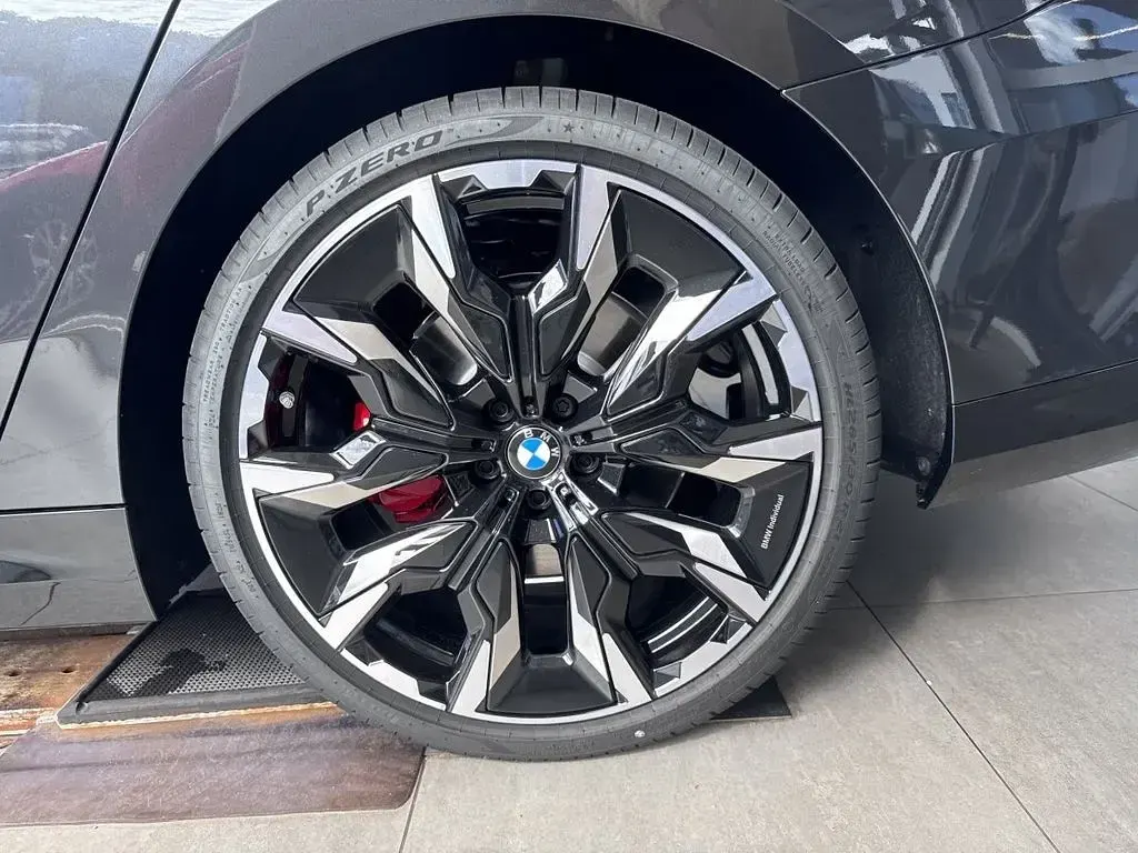 Gebraucht BMW 540 M Sport 303 PS (222 kW) 2026 Grau Kombi