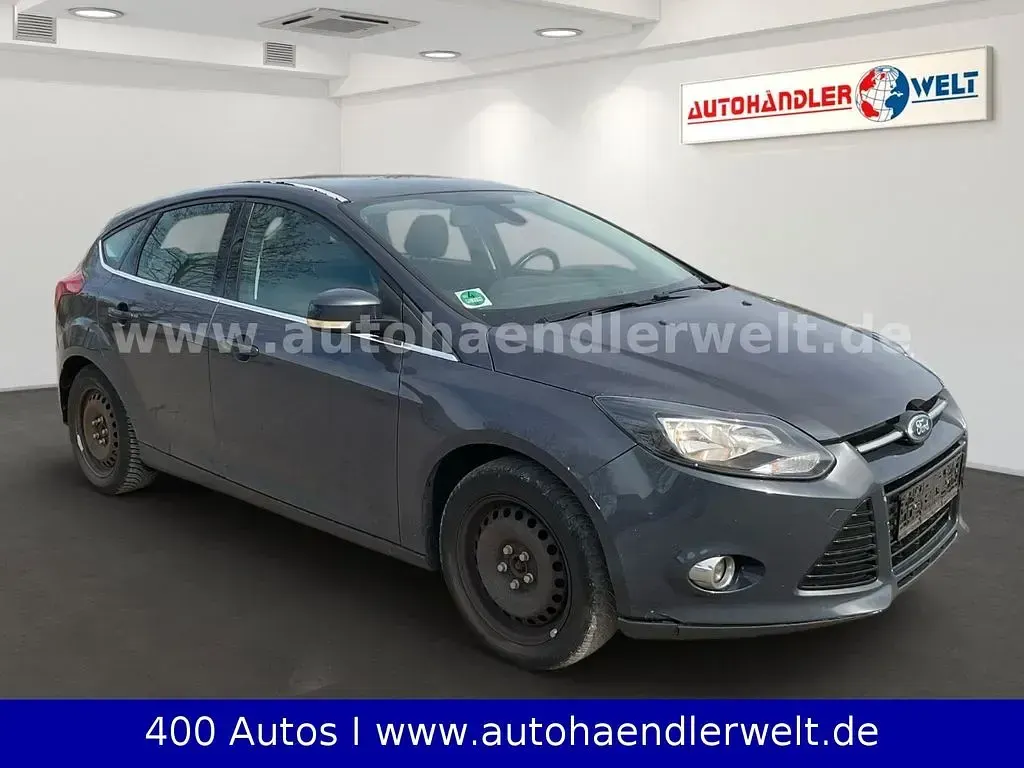 Używany Ford Focus Titanium 125 KM (91 kW) 2011 Szary Sedan/Limuzyna