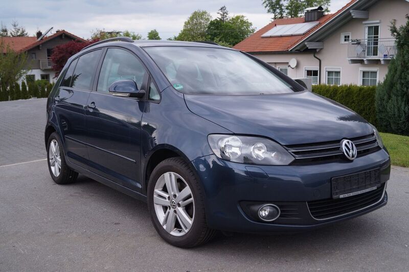Blau Gebraucht 2013 VW Golf VII Life Limousine | 4.900 € (Superpreis) - Bild 1/4