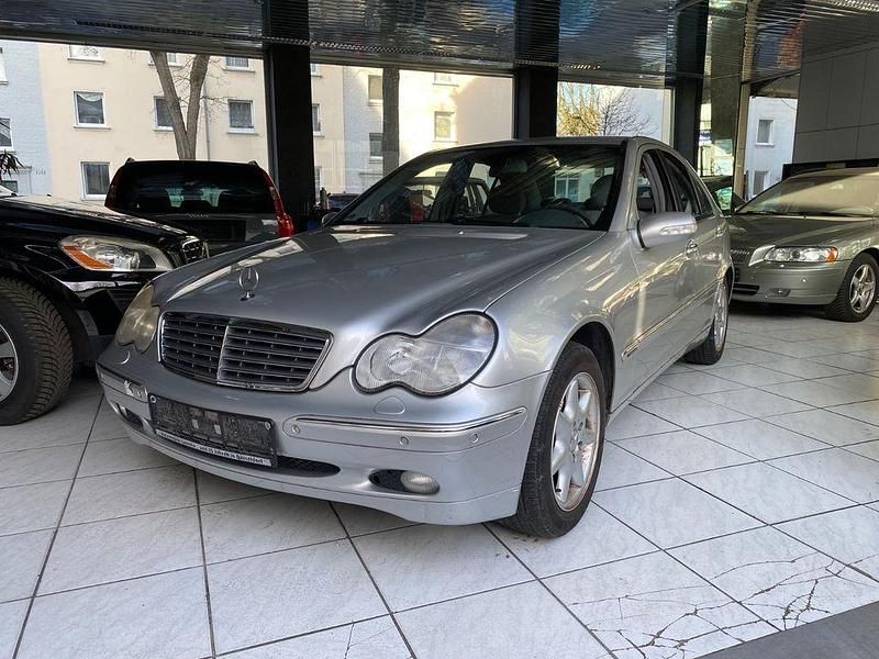 Silber Gebraucht 2001 Mercedes C200 Elegance Limousine | 2.999 € (Fairer Preis) - Bild 1/4