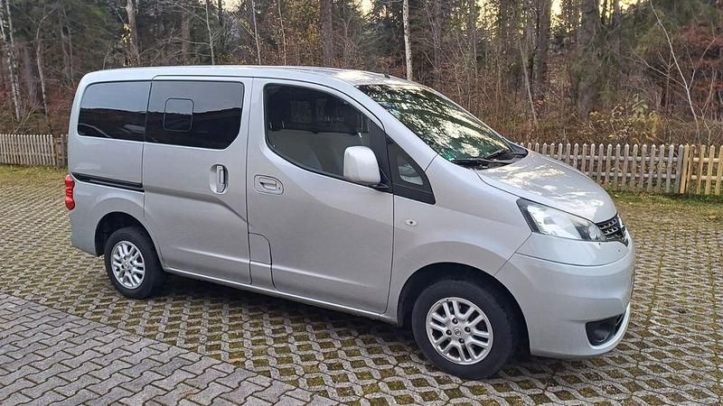 Grau Gebraucht 2014 Nissan NV200 Van / Kleinbus | 6.800 € (Fairer Preis) - Bild 1/4