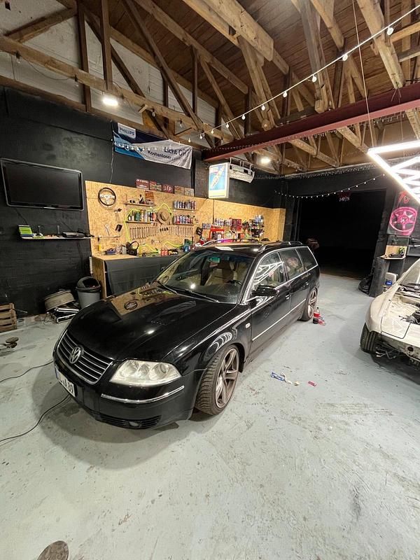 Schwarz Gebraucht 2001 VW Passat Highline Kombi | 1.900 € (Fairer Preis) - Bild 1/4