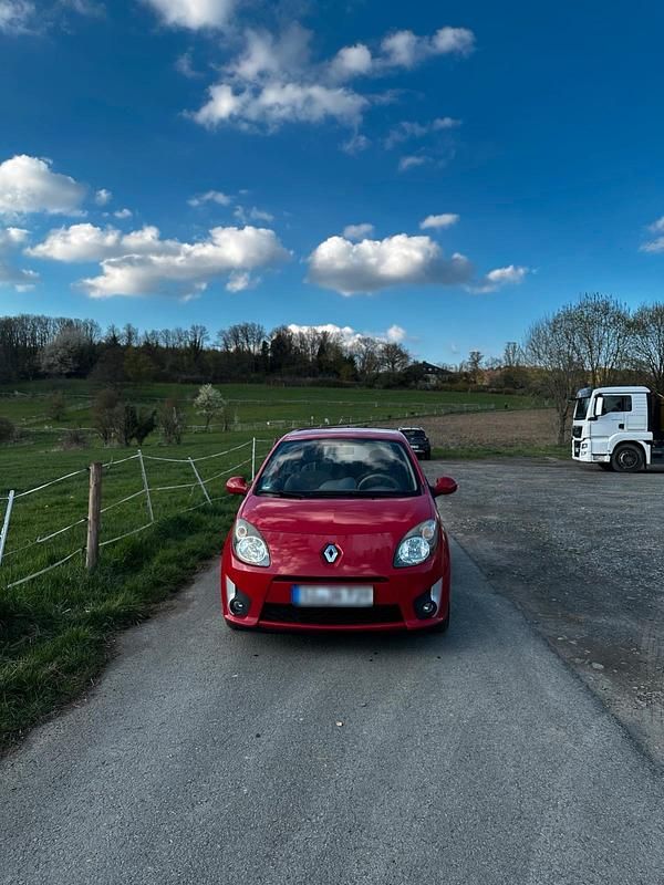Second-hand Renault Twingo 76 CP (55 kW) 2009 Roșu Hatchback