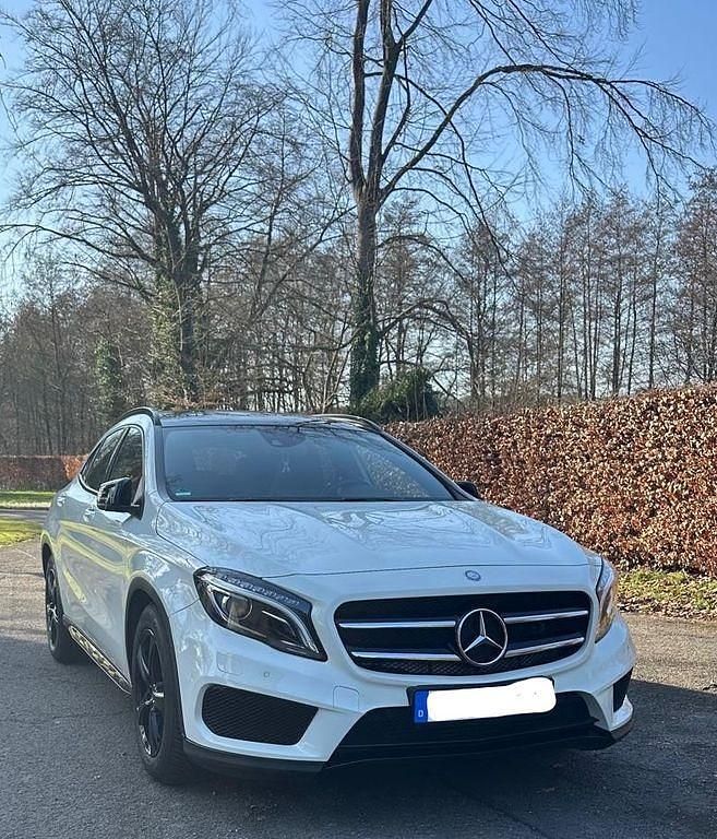 Gebraucht Mercedes GLA220 170 PS (125 kW) 2014 Weiß SUV