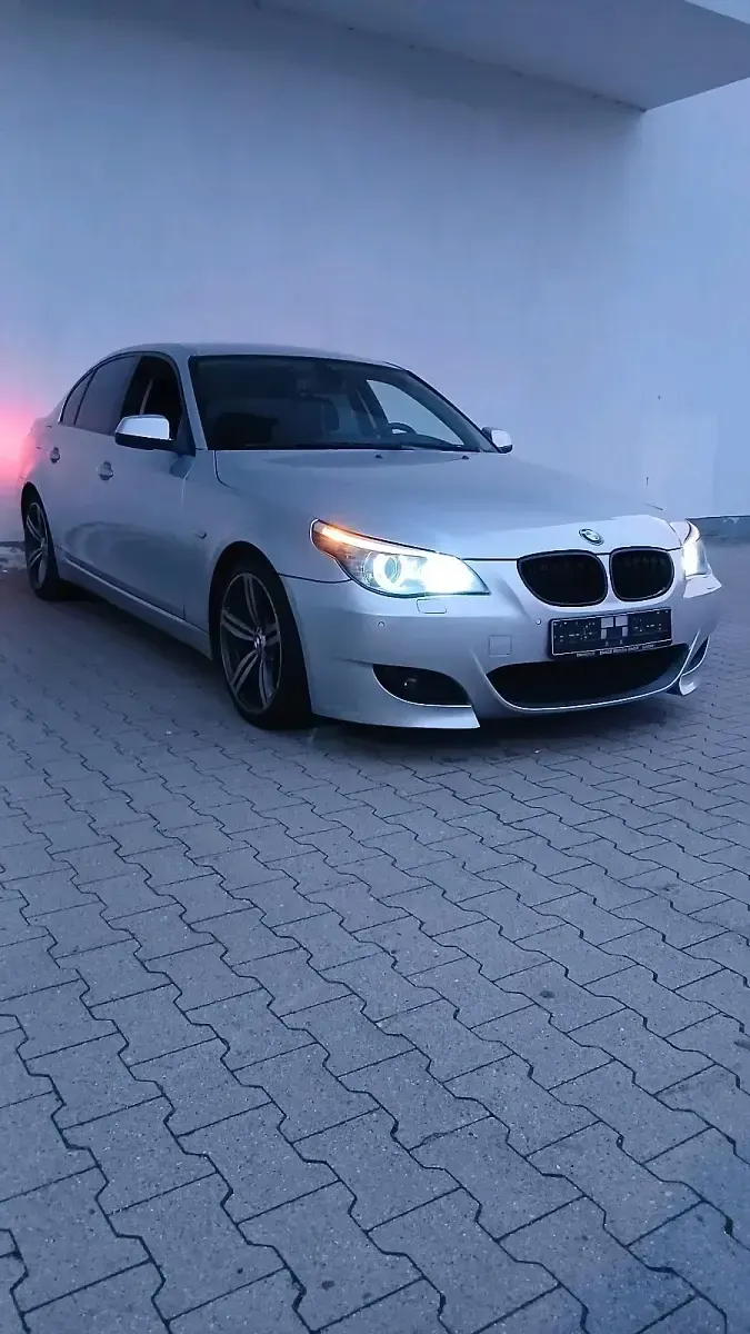 Gebraucht BMW 520 177 PS (130 kW) 2010 Grau Limousine