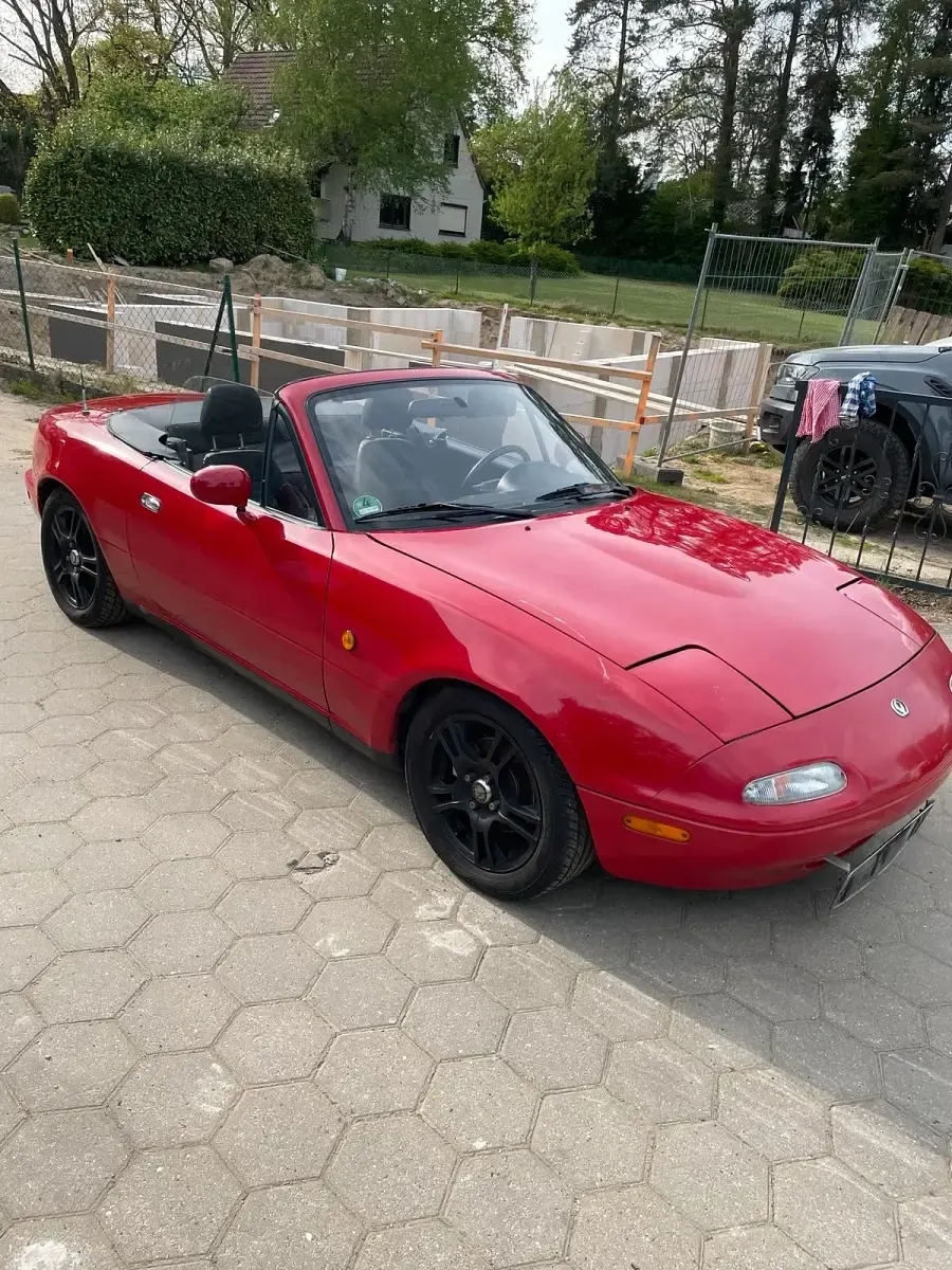 Używany Mazda MX5 90 KM (66 kW) 1998 Czerwony Kabriolet