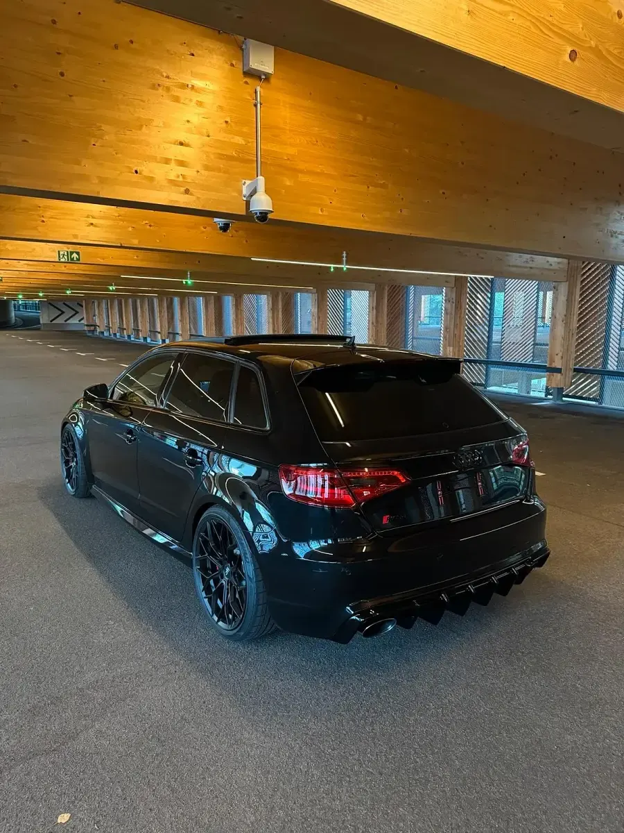 Gebraucht Audi RS3 Ambiente 367 PS (269 kW) 2016 Schwarz Limousine