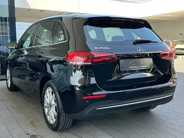 Gebraucht Mercedes B250e Style 218 PS (160 kW) 2021 Schwarz Kleinwagen