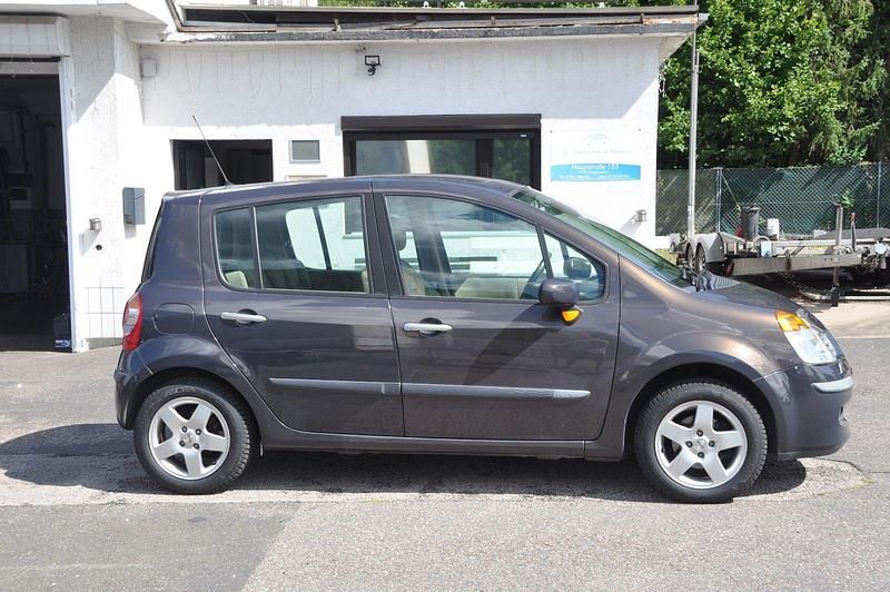Gebraucht Renault Modus Privilege 111 PS (81 kW) 2005 Braun (metallic) Van / Kleinbus