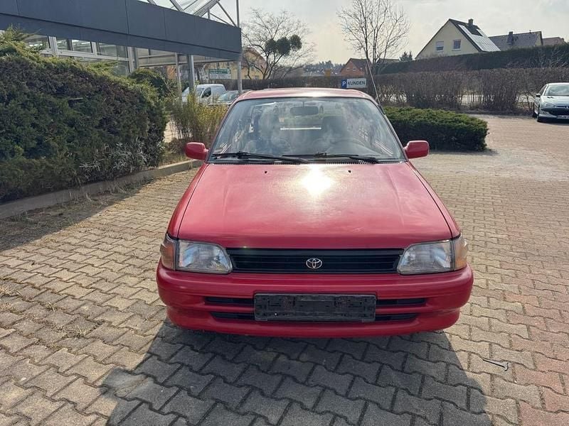 Gebraucht Toyota Starlet 75 PS (55 kW) 1995 Rot Kleinwagen