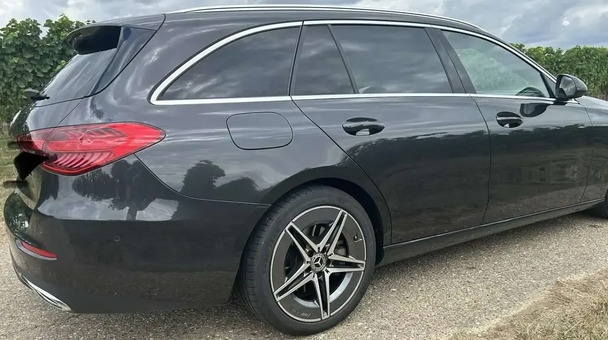 Gebraucht Mercedes C300 265 PS (194 kW) 2023 Grau Kombi