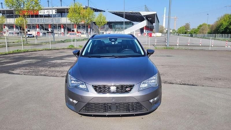 Usado Seat Leon ST FR 184 HP (135 kW) 2016 Cinzento Carrinha