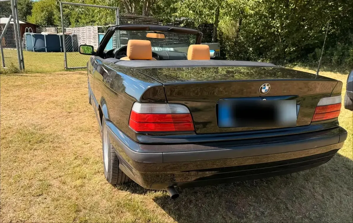 Gebraucht BMW 318 116 PS (85 kW) 1995 Schwarz Cabrio