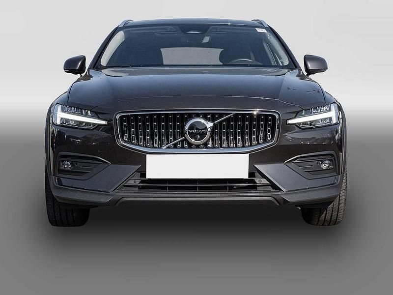 Gebraucht Volvo V60 CC Ultimate 197 PS (144 kW) 2023 Grau Kombi
