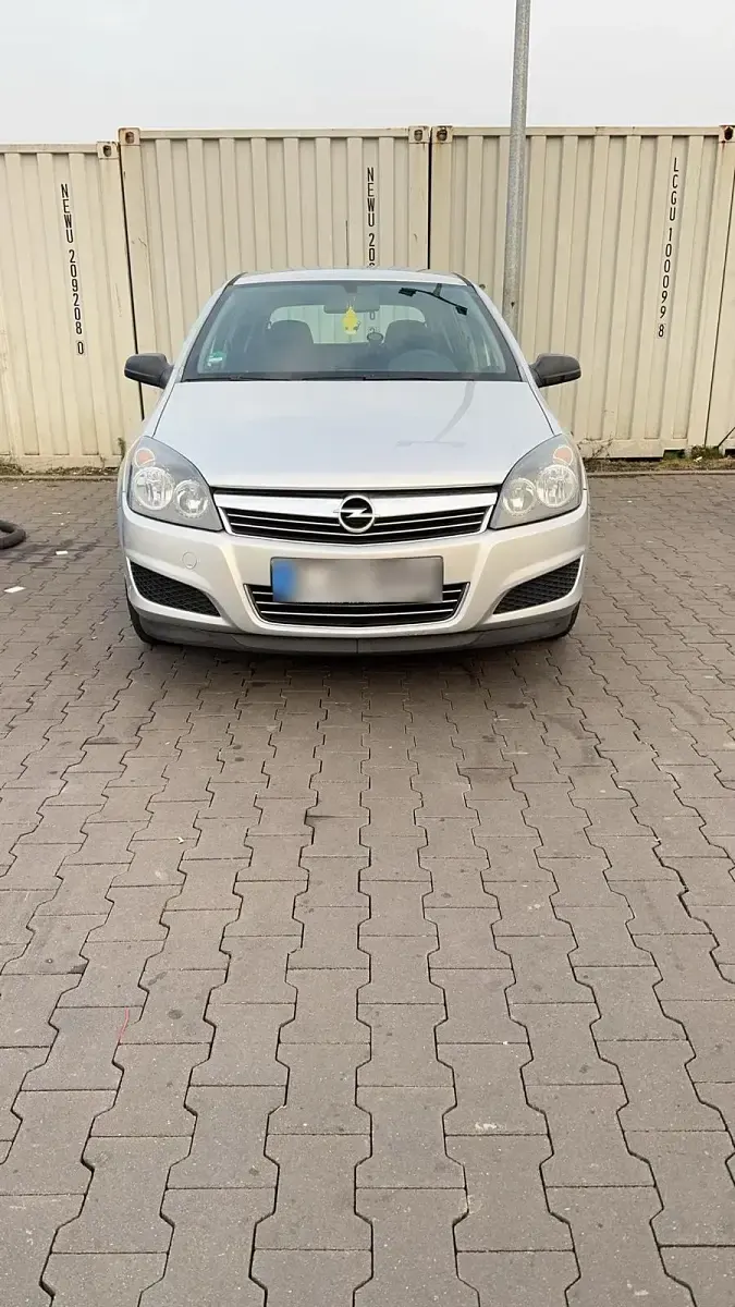 Gebraucht Opel Astra 90 PS (66 kW) 2009 Grau Kleinwagen