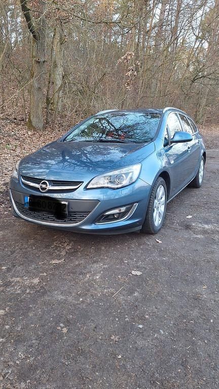 Gebraucht Opel Astra Edition 165 PS (121 kW) 2014 Blau Kombi