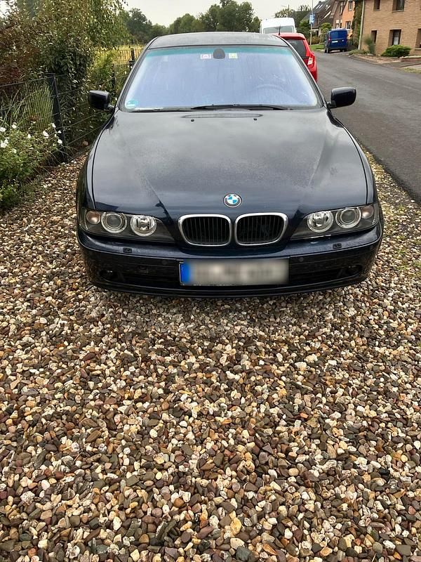 Blau Gebraucht 2001 BMW 530 Limousine | 3.499 € (Superpreis) - Bild 1/4