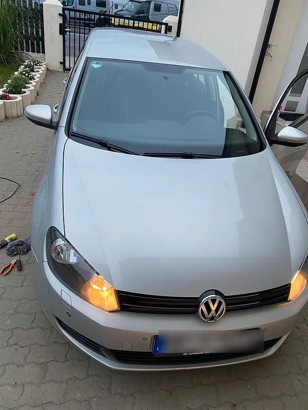 Silber Gebraucht 2009 VW Golf VI Limousine | 4.200 € (Fairer Preis) - Bild 1/4