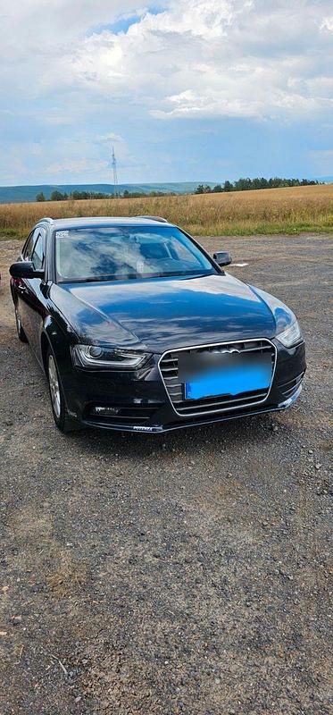 Blau Gebraucht 2015 Audi A4 Ambition Kombi | 9.200 € (Teuer) - Bild 1/4