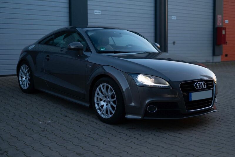 Grau Gebraucht 2012 Audi TT S-Line Coupé | 20.750 € - Bild 1/4